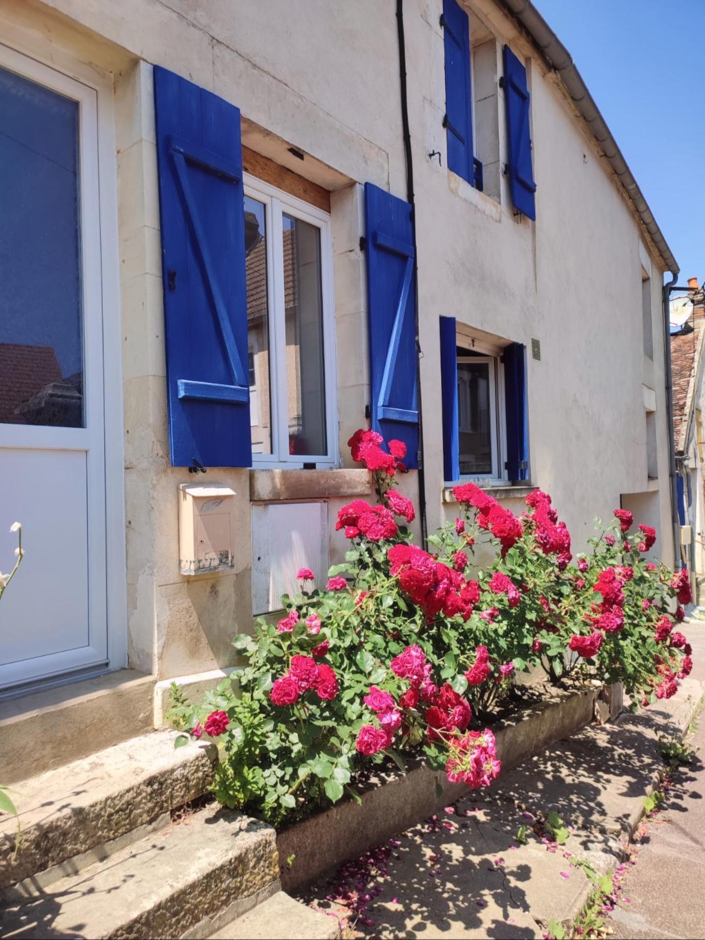 Gite En Plein Coeur Du Vignoble Chablisien Courgis Esterno foto